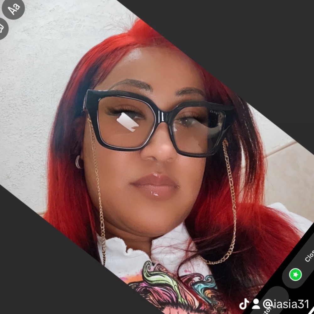 Meet your Posher, Iasia
